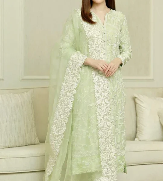 Embroidered Lawn Suit With Embroidered Organza Dupatta SR-335