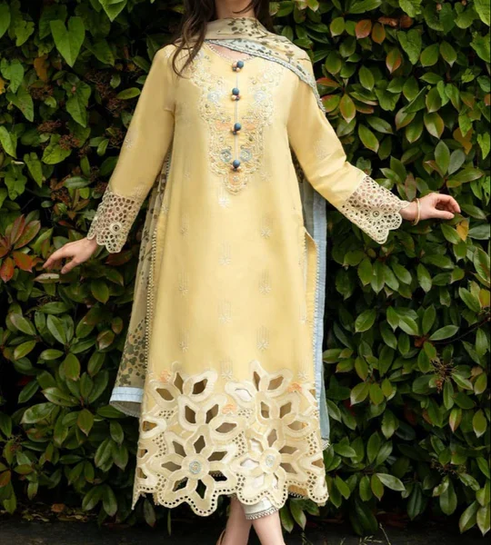 SR-MS2570 Unstitched Embroidered Lawn 3pc Suit With Cotton Lawn Printed Dupatta