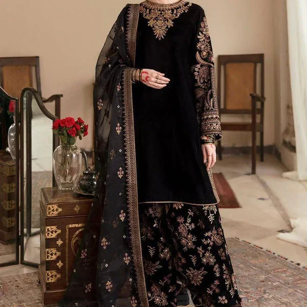 Naqoosh new latest winter collection 2023 new arrivals luxury linen collection 2023 velvet dress designs heavy embroidered 3 piece khaddar suit big marina winter sale branded khaddar. 720x
